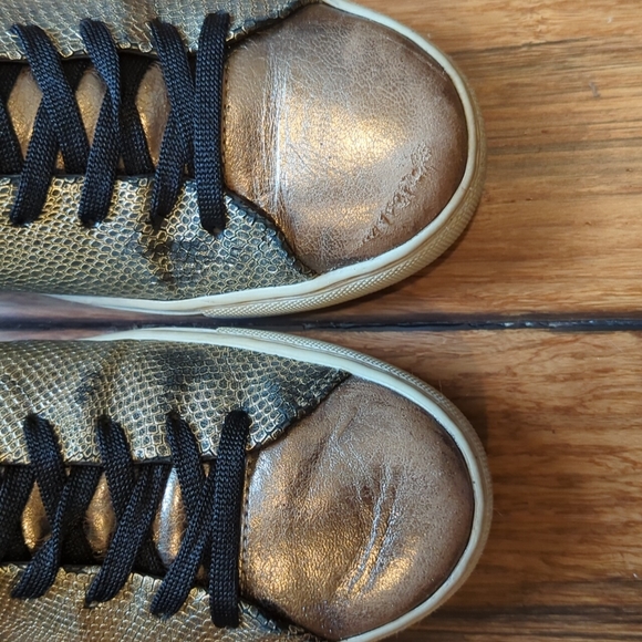 Crime London | distressed gold low top sneaker - Picture 6 of 15